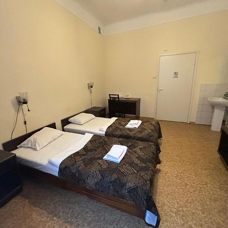 Hostel Viktorija With Private Rooms 里加 外观 照片