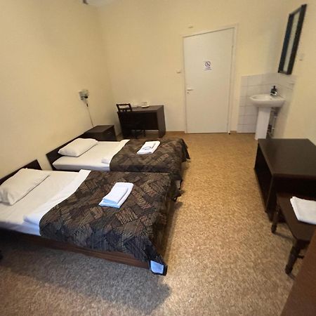 Hostel Viktorija With Private Rooms 里加 外观 照片