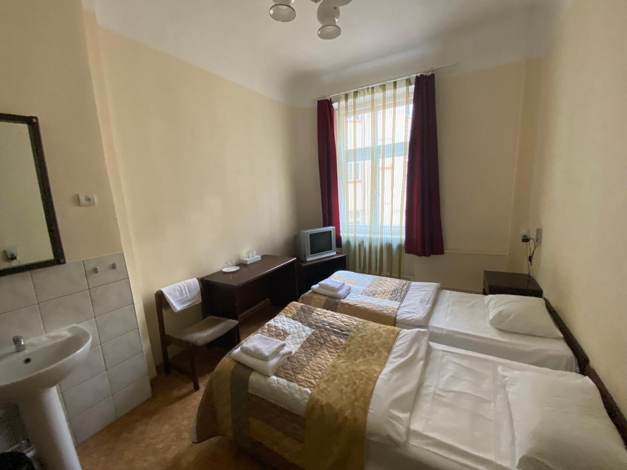 Hostel Viktorija With Private Rooms 里加 外观 照片