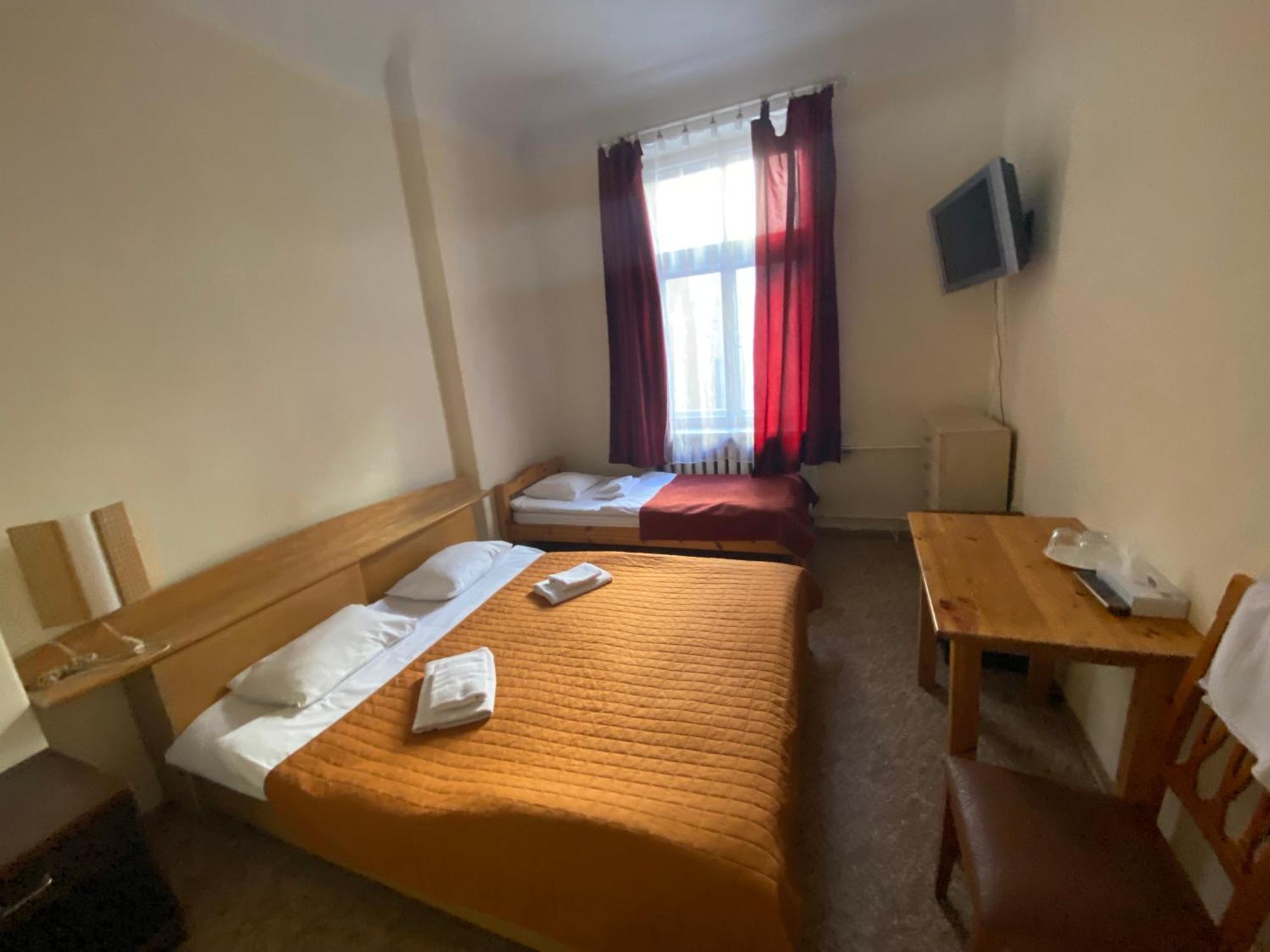 Hostel Viktorija With Private Rooms 里加 外观 照片