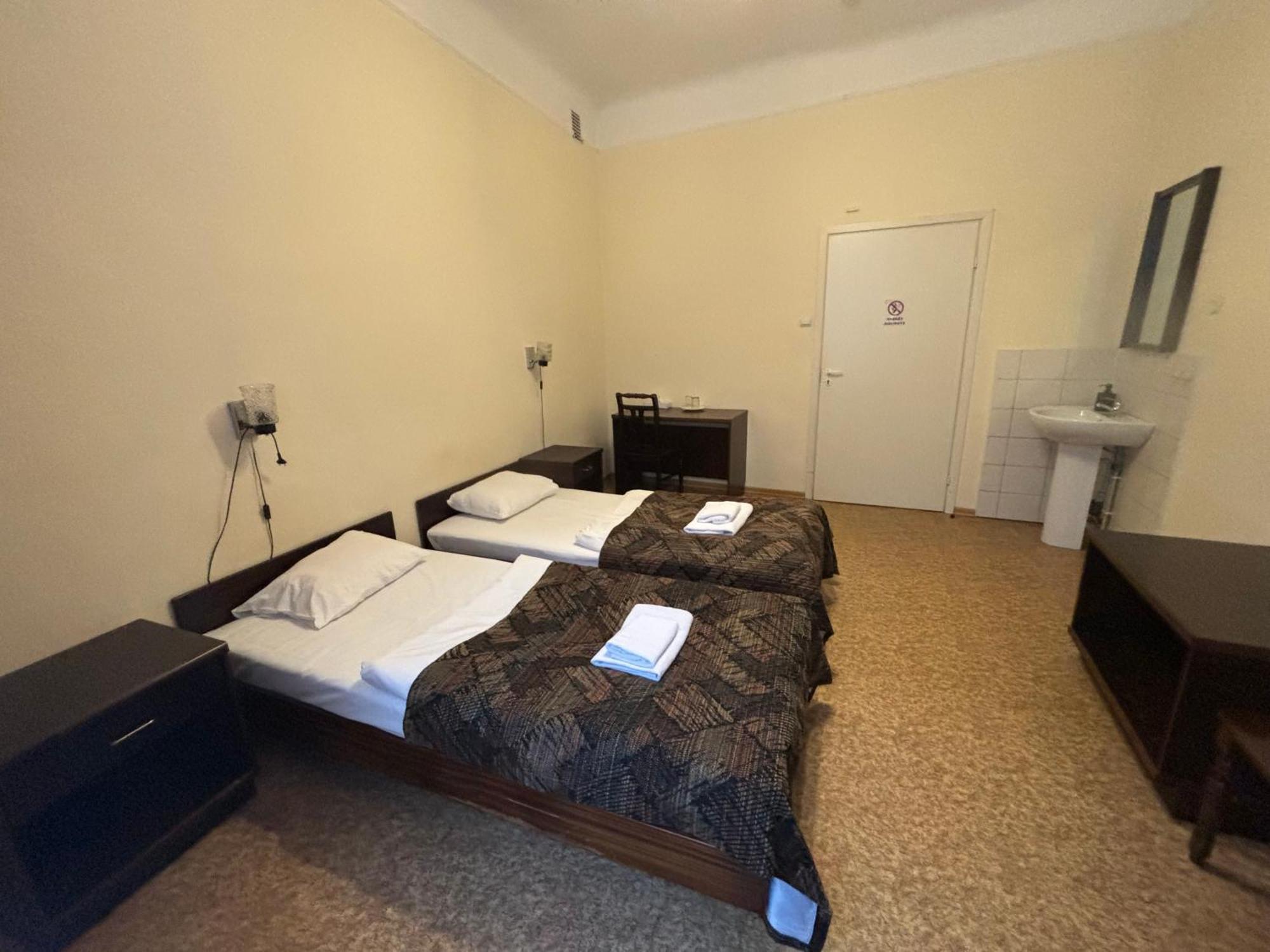 Hostel Viktorija With Private Rooms 里加 外观 照片
