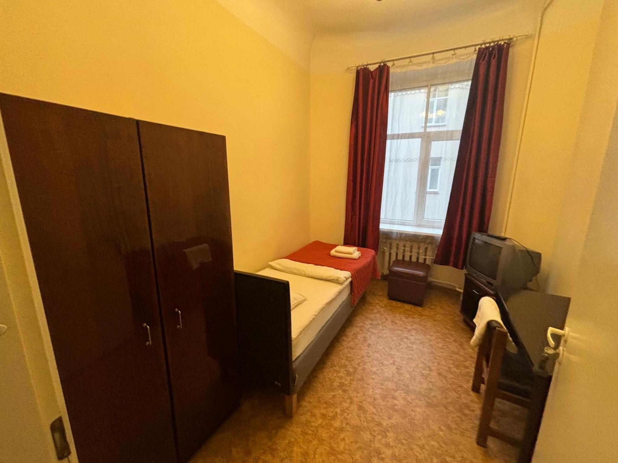 Hostel Viktorija With Private Rooms 里加 外观 照片