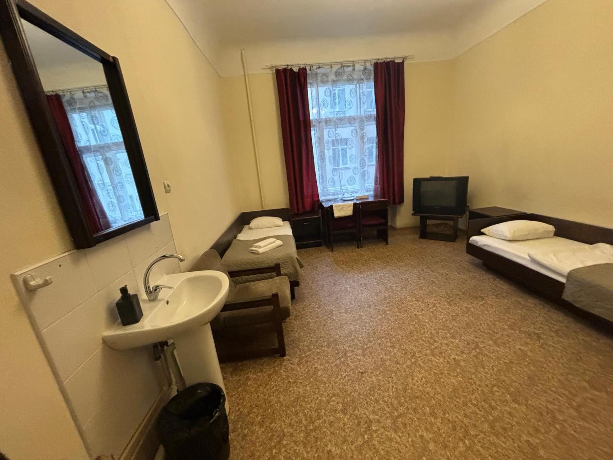 Hostel Viktorija With Private Rooms 里加 外观 照片