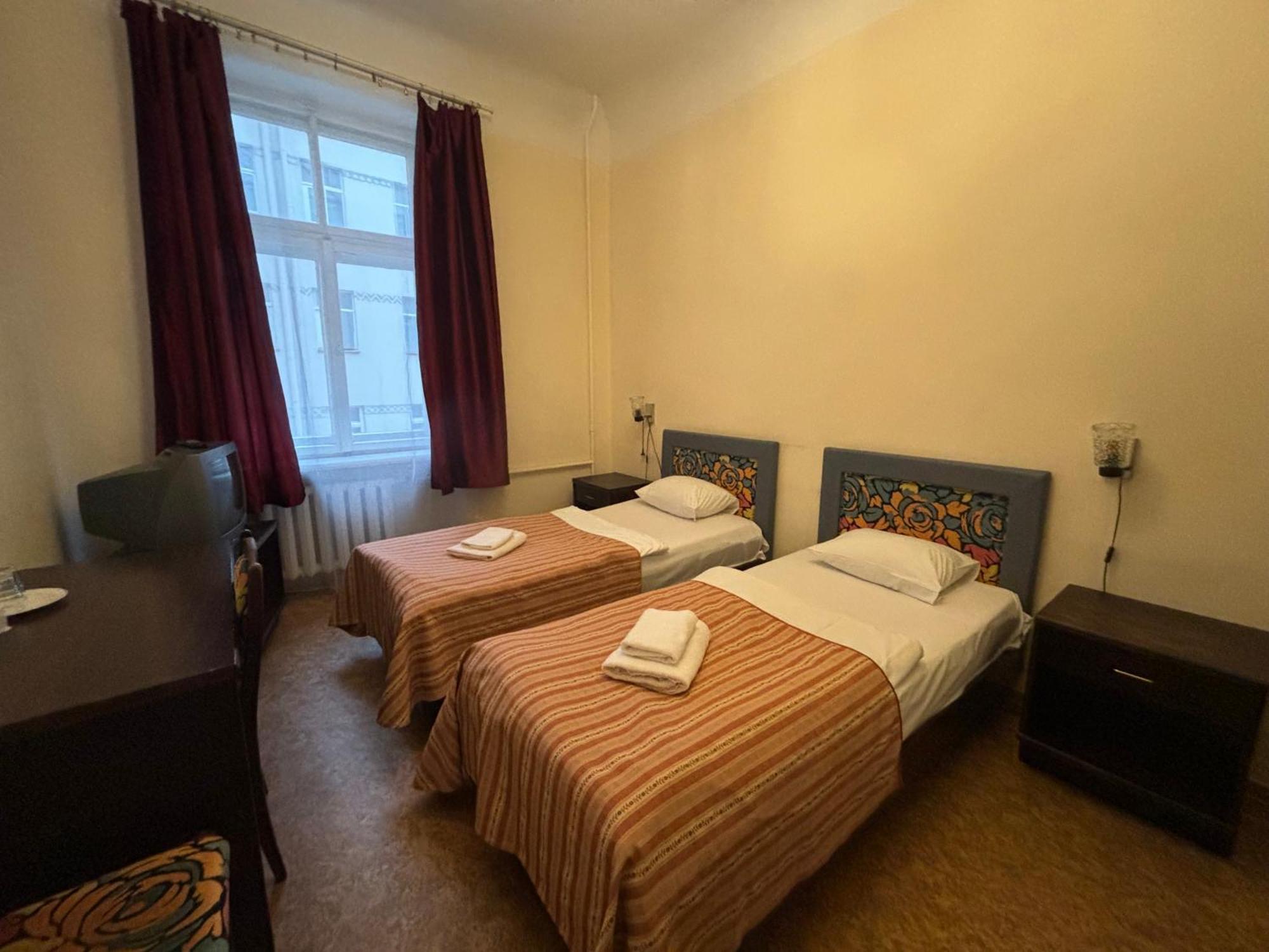 Hostel Viktorija With Private Rooms 里加 外观 照片