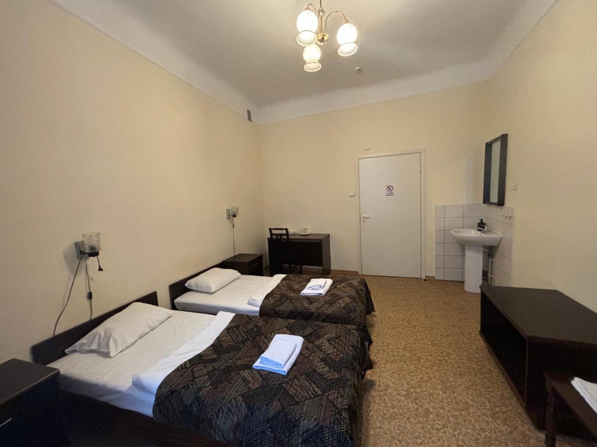 Hostel Viktorija With Private Rooms 里加 外观 照片